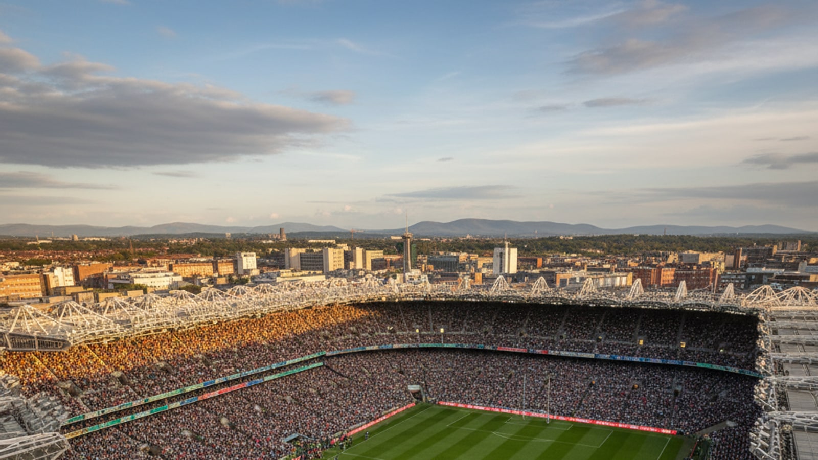 How many people can the new Croke Park stadium hold?