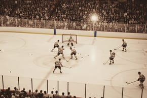 How Many Assists Did Wayne Gretzky Have in One Game?