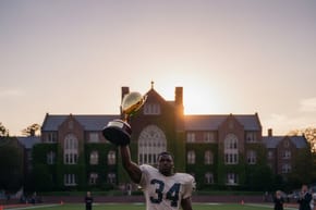 What Prestigious Trophy Did Bo Jackson Receive?