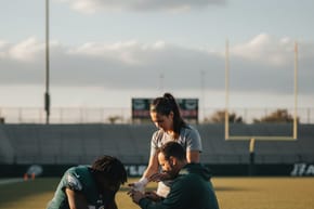 Did DeVonta Smith Break Her Hand?