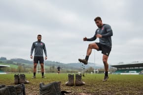 What Boots Does Tom Curry Wear?
