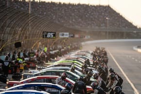 How Does a Team Work in NASCAR Racing?