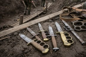 Are Trench Knives Considered to Have Brass Knuckles?