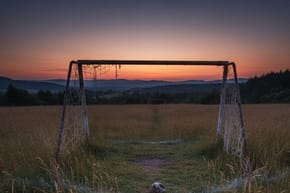 Can a Football Tie End?