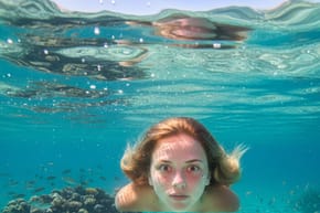 Can You Open Your Eyes in Salt Water With Contacts?