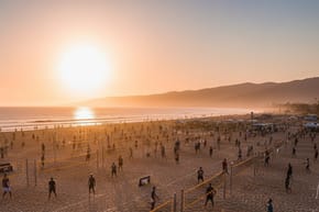 What Is the Maximum Total Number of Points That Can Be Played in a Game of Volleyball?